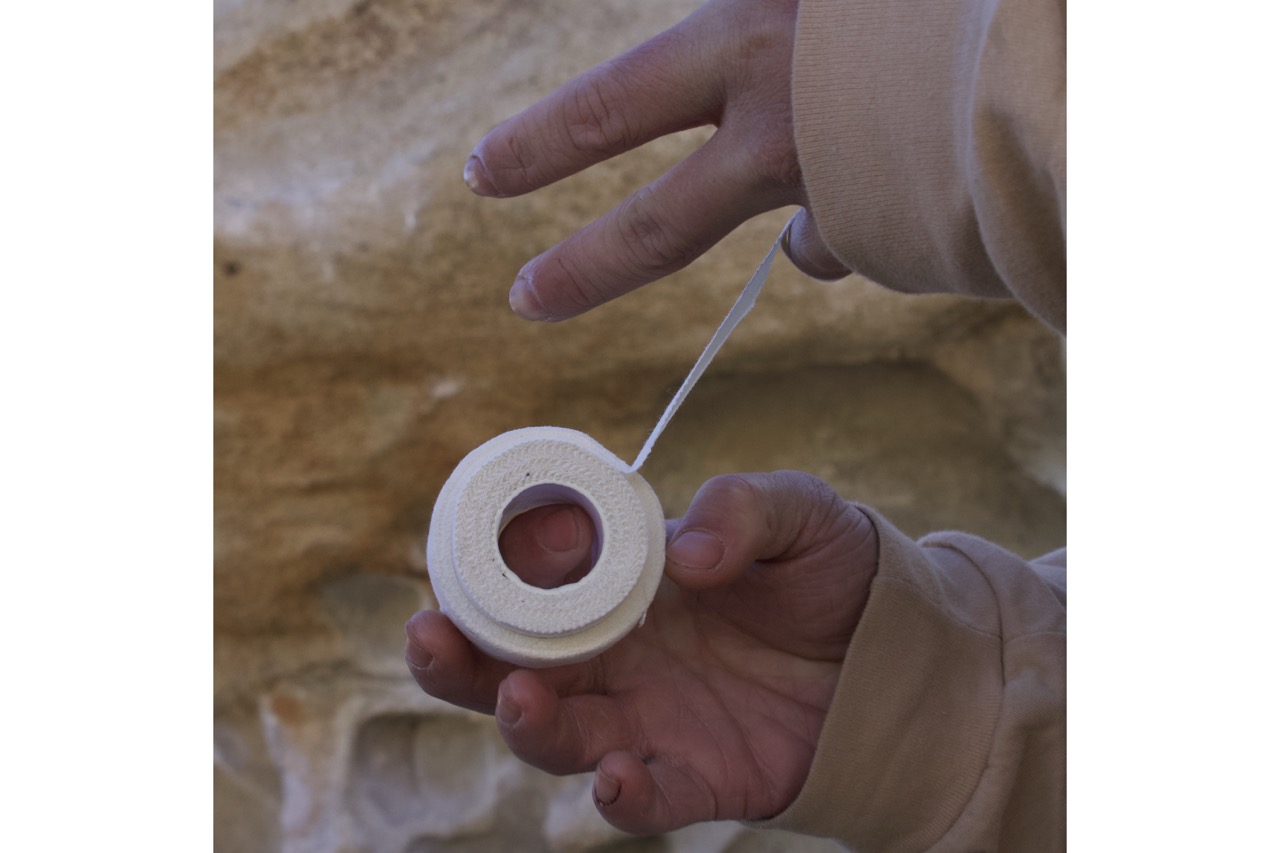 taping hands
